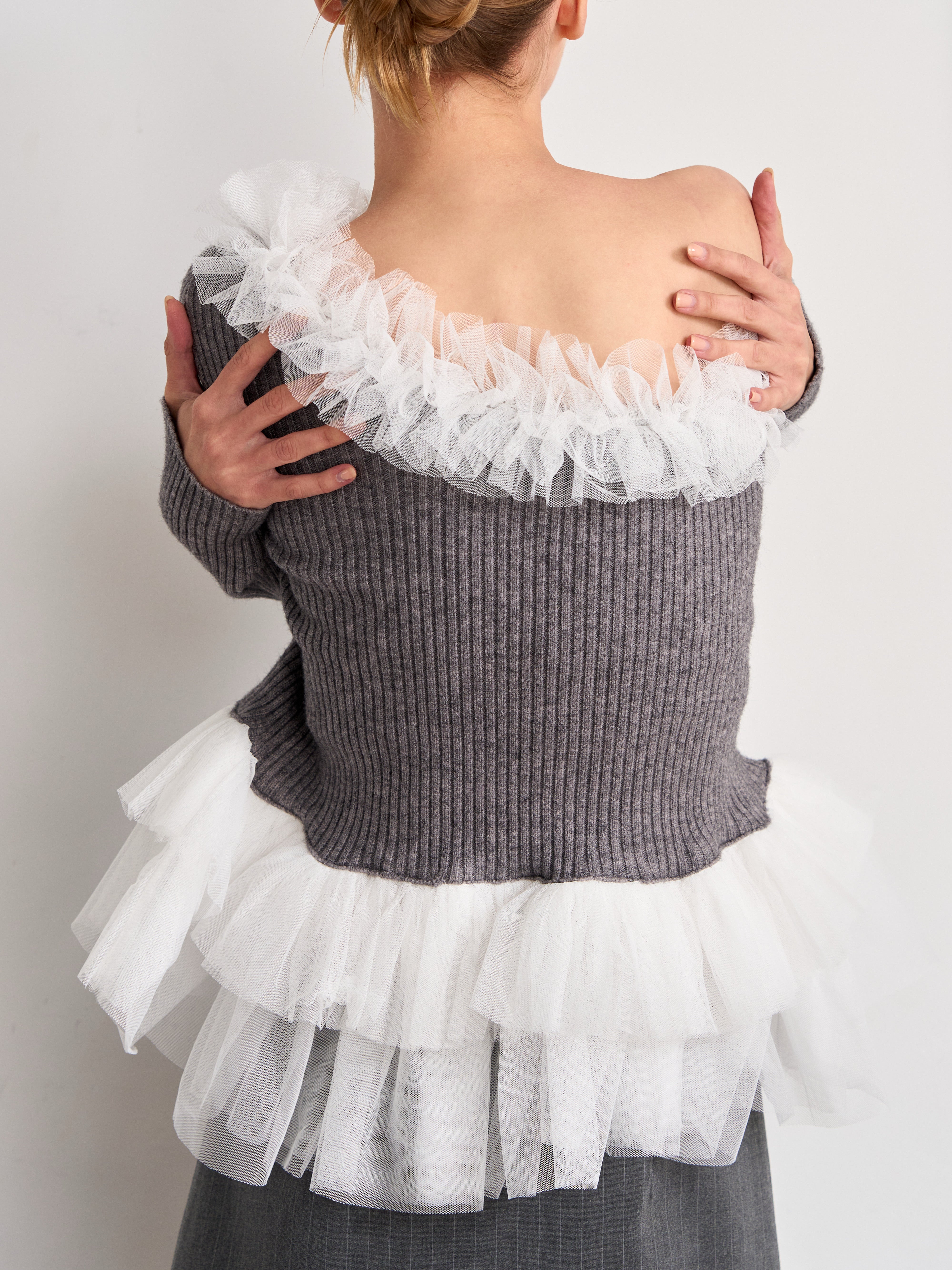 [40%] Asymmetry Tulle Knit Top　