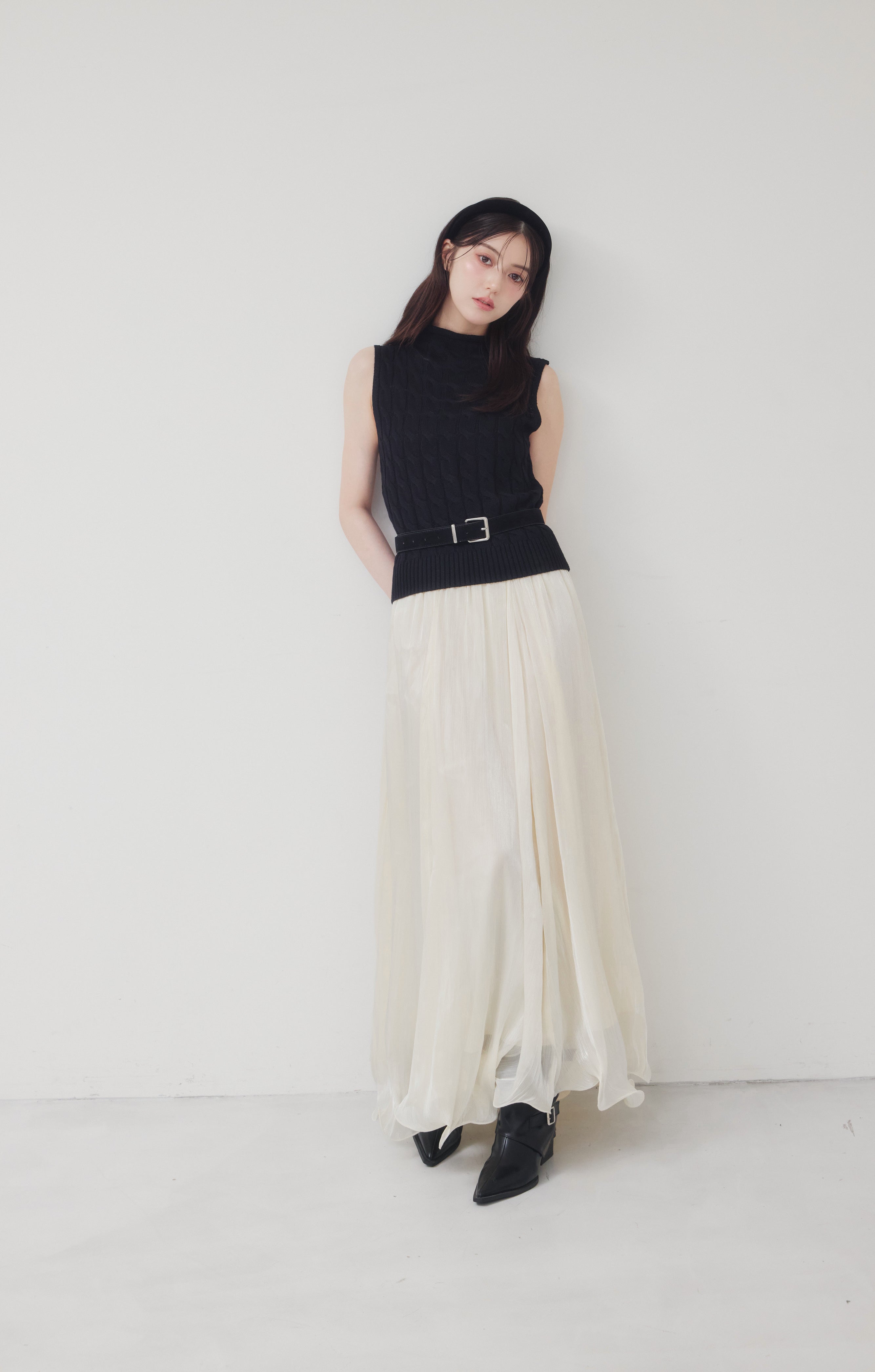 Cable sleeveless knit